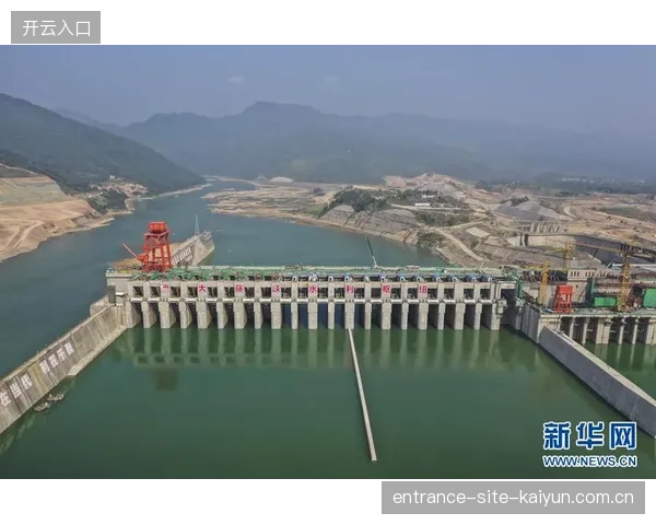 游泳队如何提升短距离转身冲刺能力，助力竞技成绩再突破